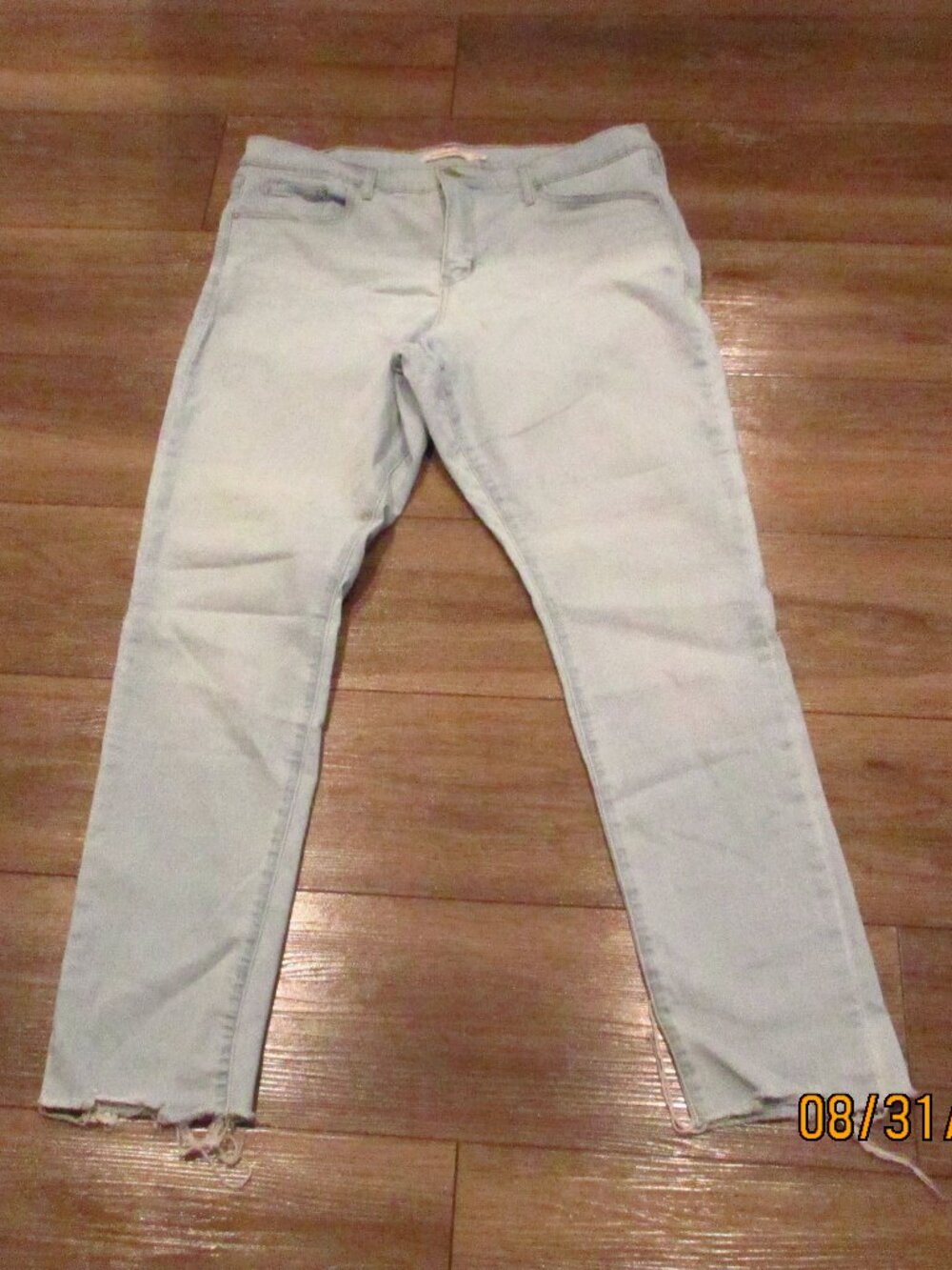 LEVI SHAPING SKINNY SIZE 16W